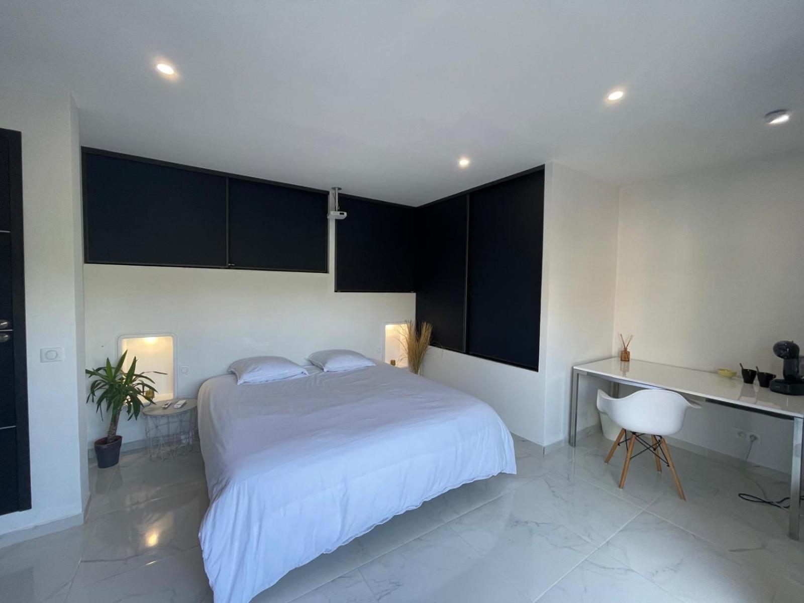 Appartement Villa D'Aurore Le Rouret Exteriör bild