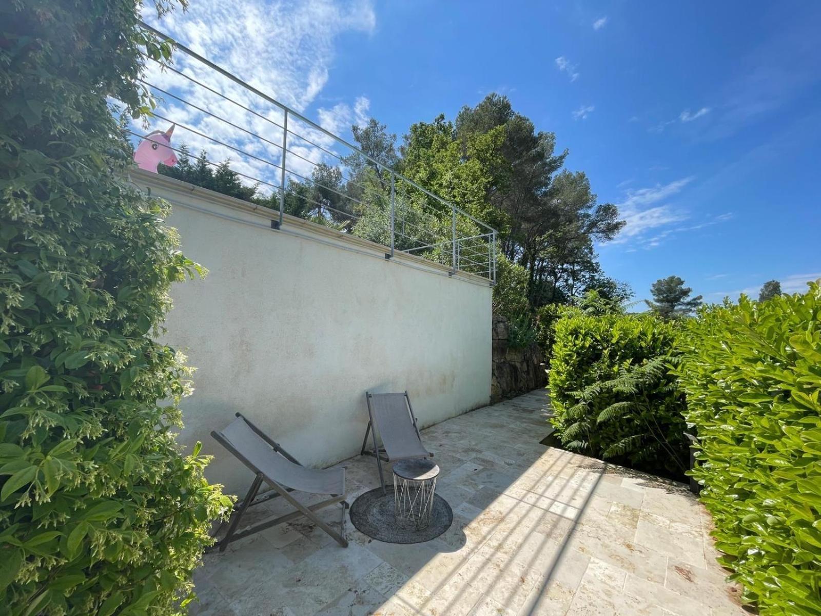 Appartement Villa D'Aurore Le Rouret Exteriör bild