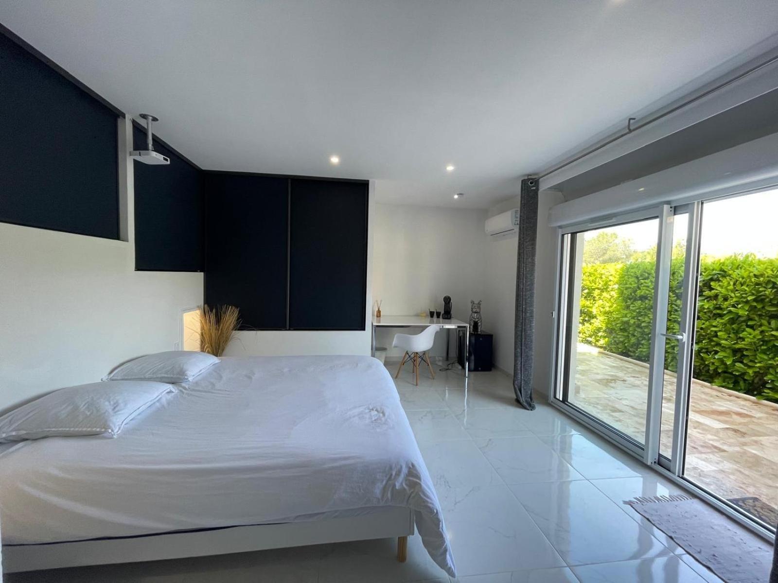 Appartement Villa D'Aurore Le Rouret Exteriör bild